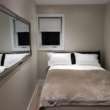 Toronto Rooms And Suites Exterior foto