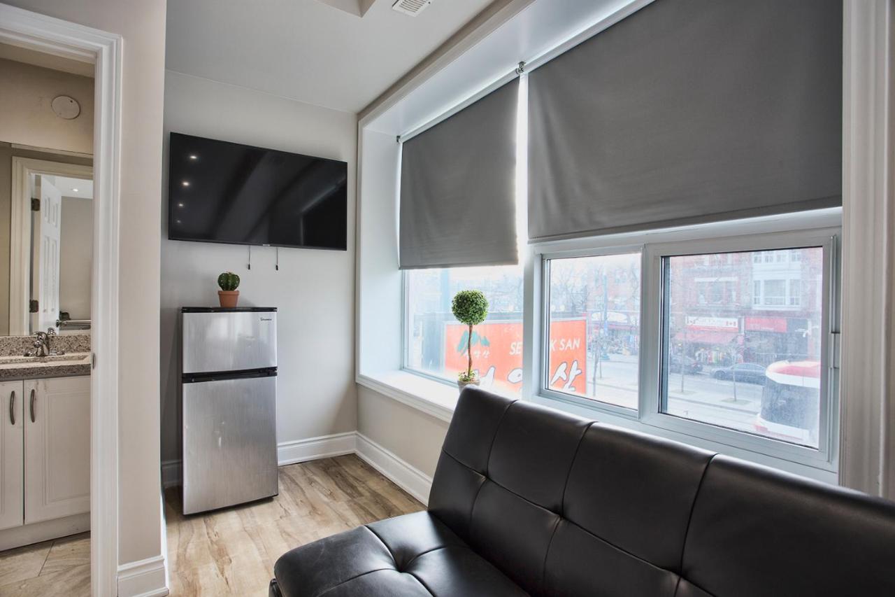 Toronto Rooms And Suites Exterior foto