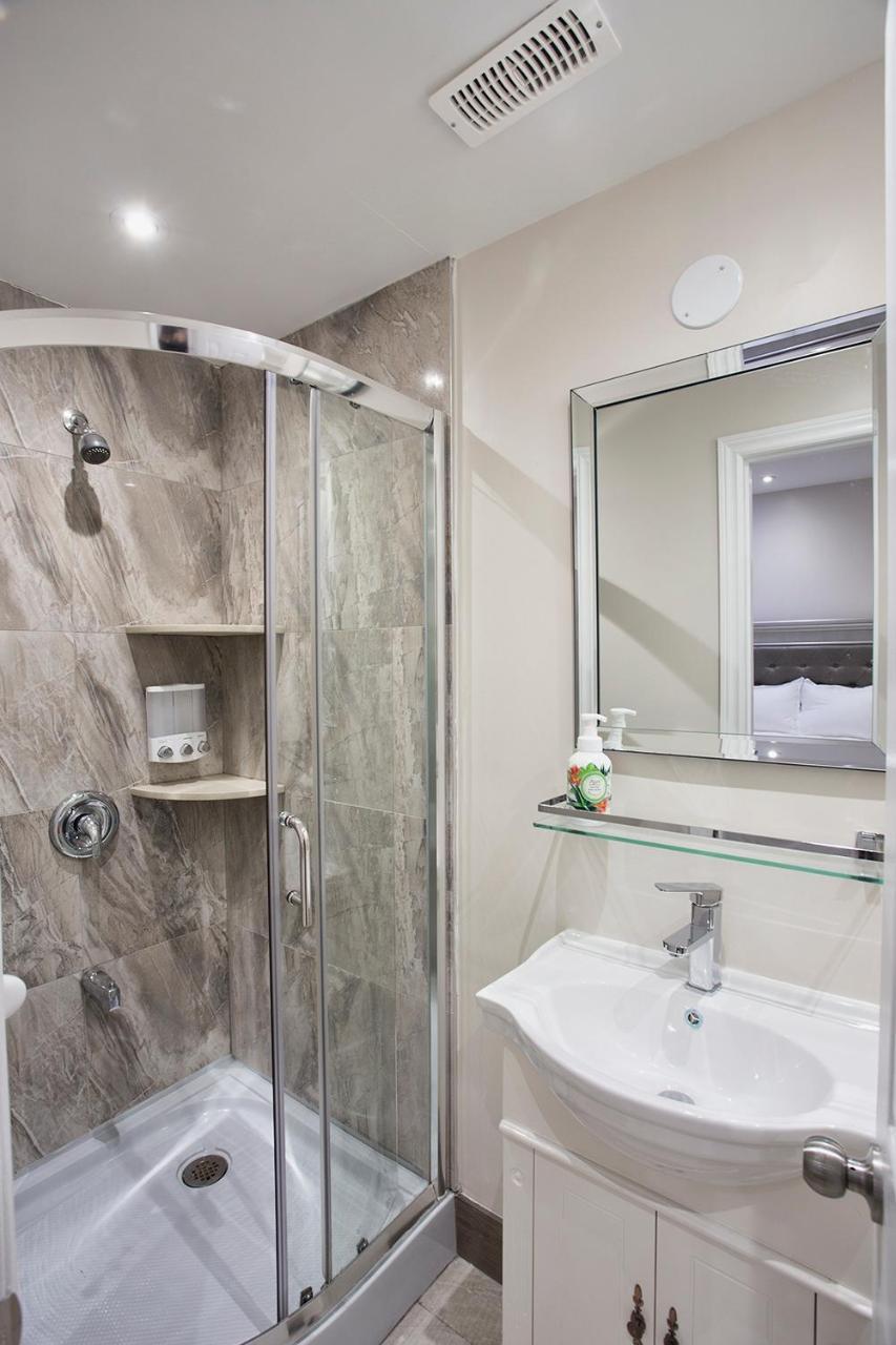 Toronto Rooms And Suites Exterior foto